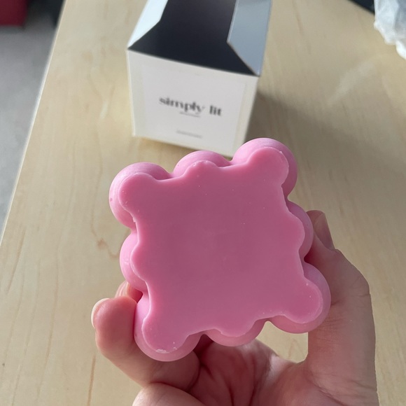 NWT trendy candle by Simply Lit - Picture 5 of 5